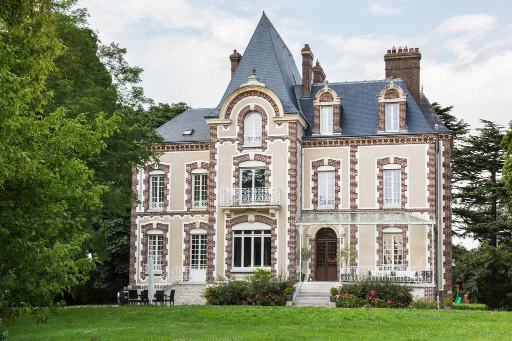 Chateau De La Folie Trie-Château Exteriör bild